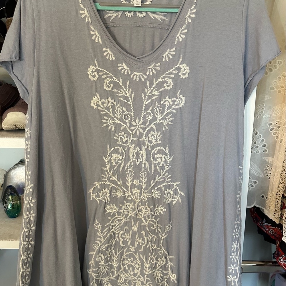 Caite Pale Periwinkle Embroidered Women's Knit Tunic Sz M